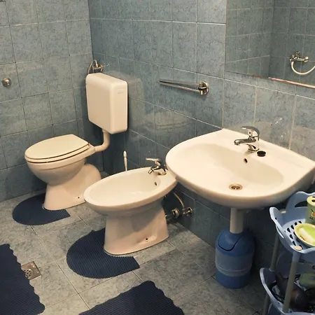 Loni Apartment